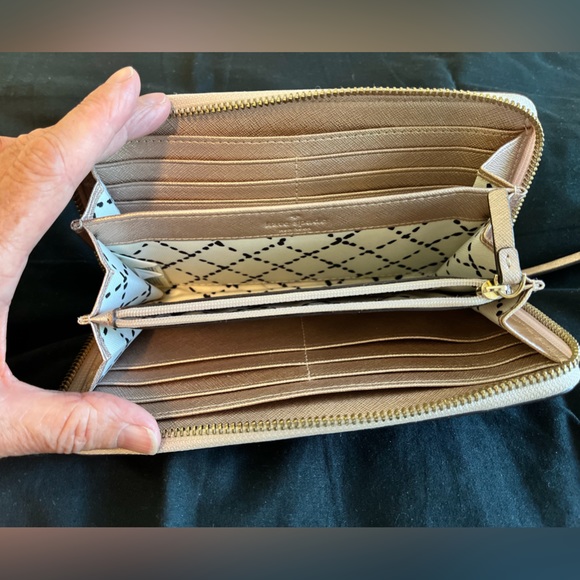 Kate Spade Wallet - Picture 4 of 5